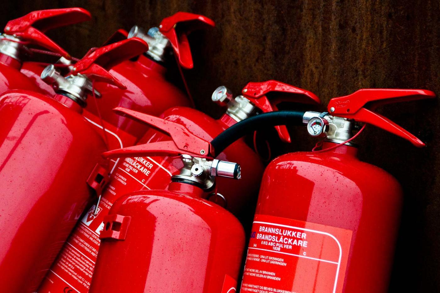 Maintenance of fire extinguishing modes and fire extinguishers